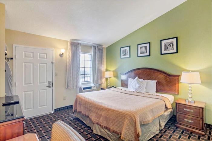 savannah garden hotel