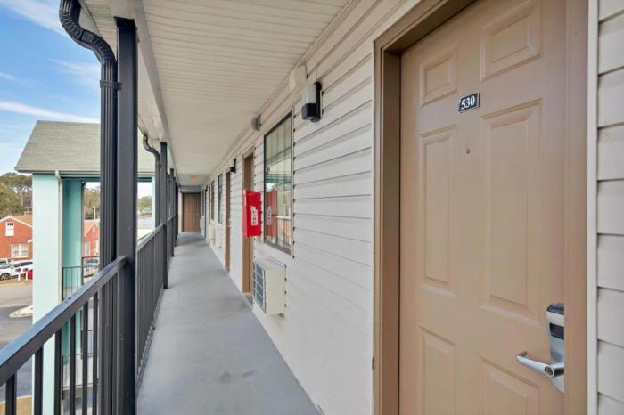 savannah garden hotel