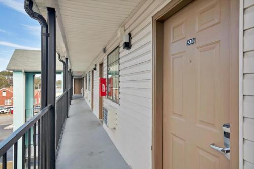 savannah garden hotel