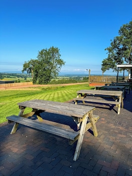 Pilgrim Hotel,Dymock>>Cinderford,4 star