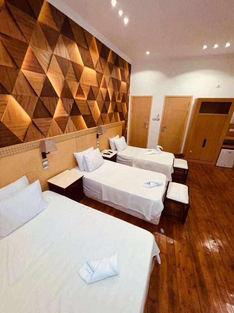 pharoahs palace hotel