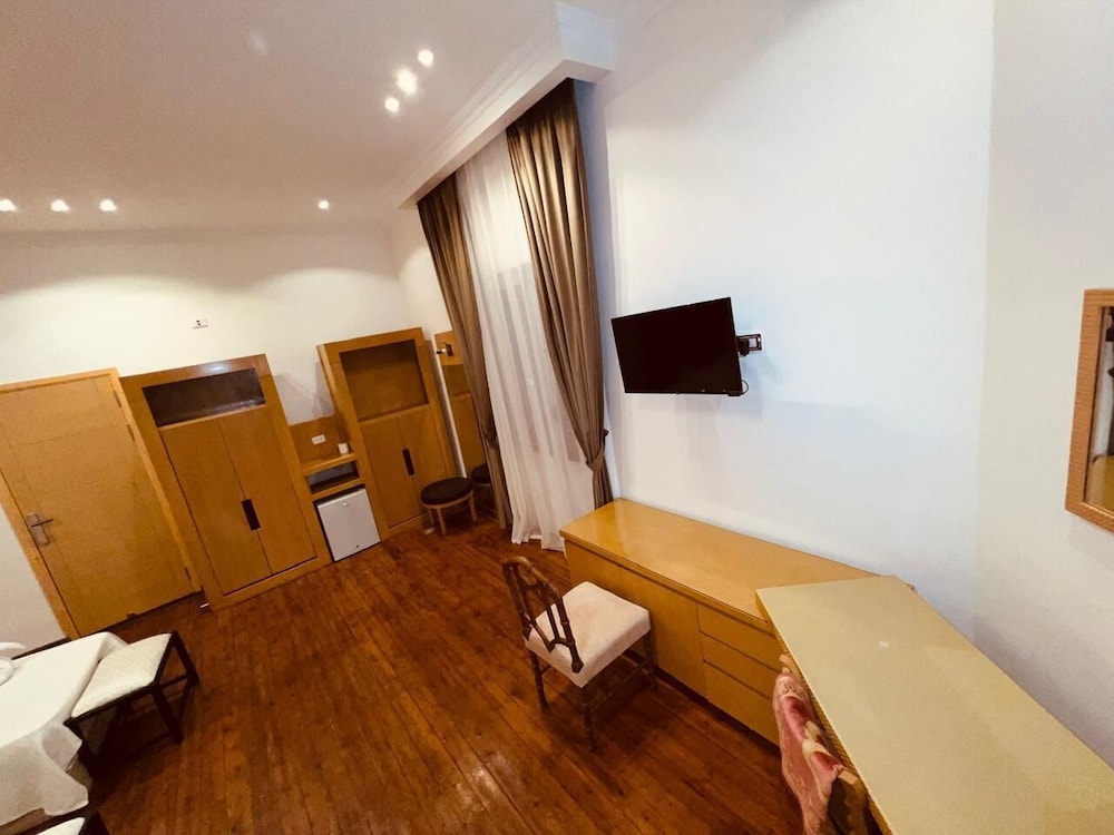 pharoahs palace hotel