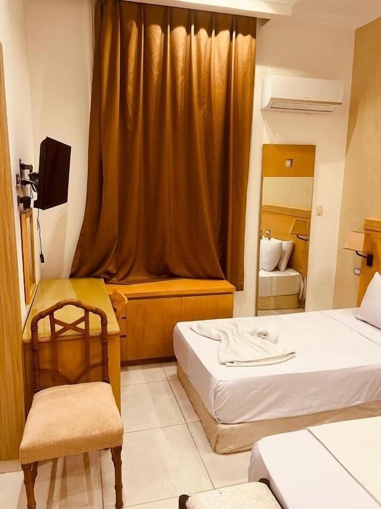 pharoahs palace hotel