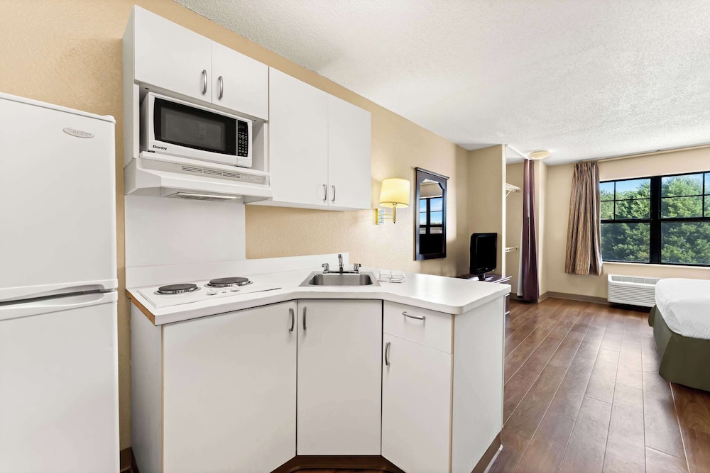 suburban studios columbus bradley park