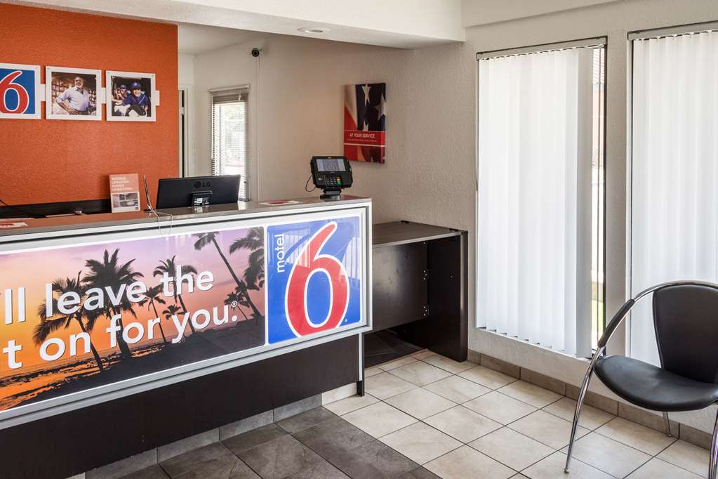 motel 6 bakersfield ca convention center
