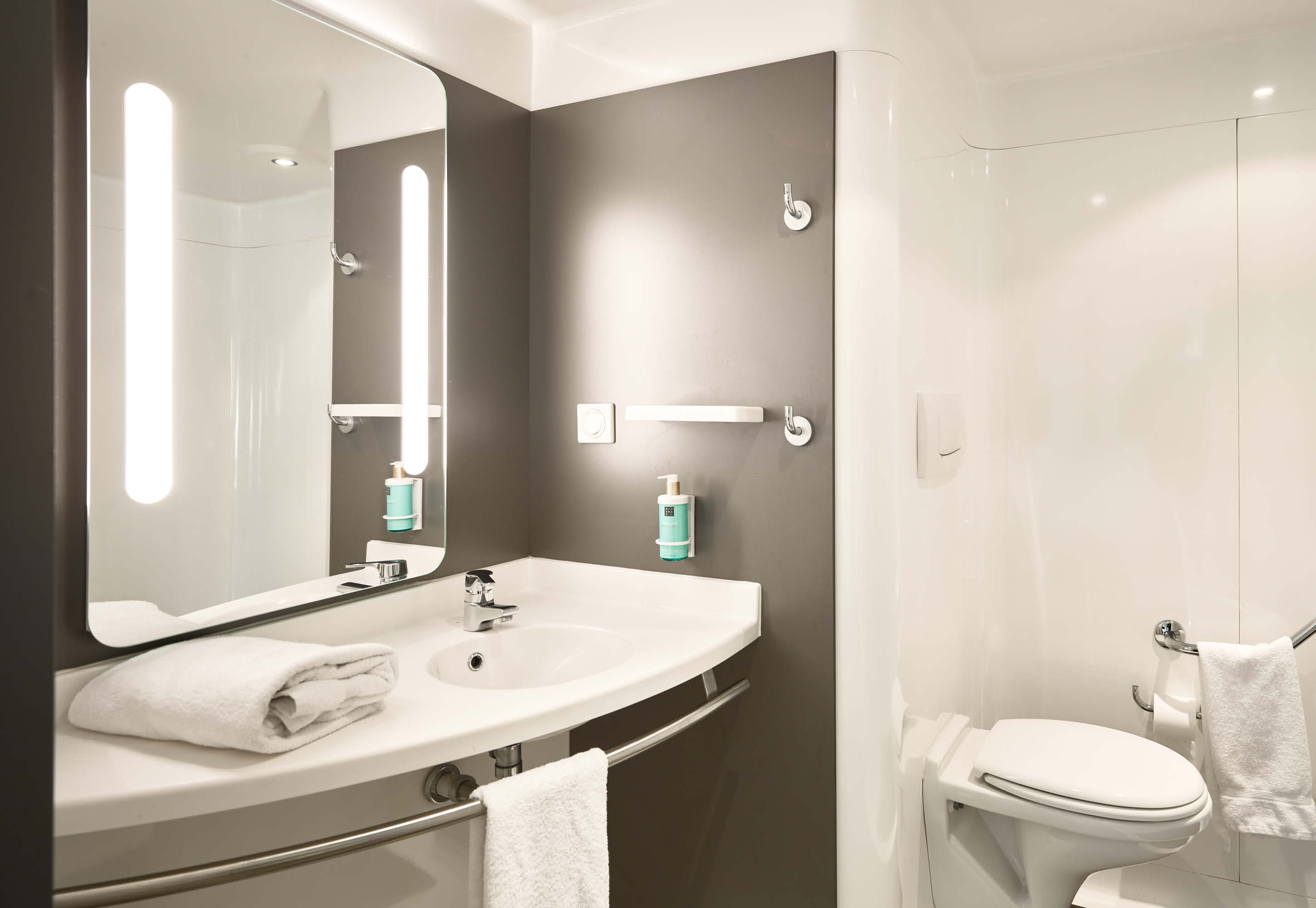 bandb hotel paris grand roissy cdg aeroport