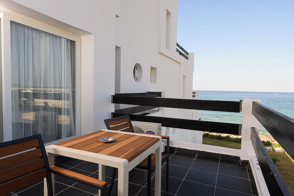 suites hotel playa del pacha