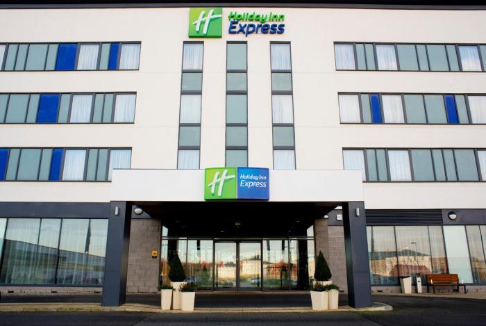 holiday inn express rotherham north by ihg
