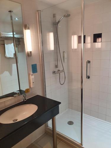 holiday inn express rotherham north by ihg