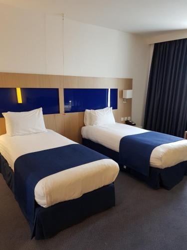 holiday inn express rotherham north by ihg