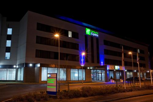 holiday inn express rotherham north by ihg