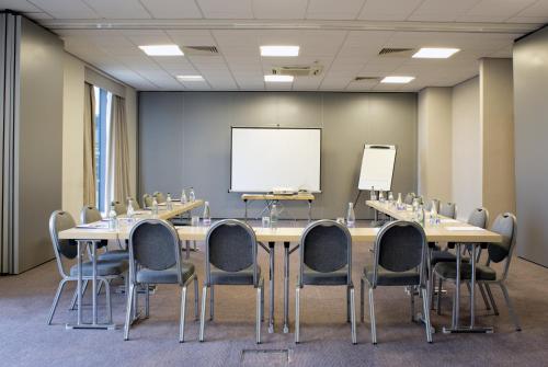 holiday inn express rotherham north by ihg