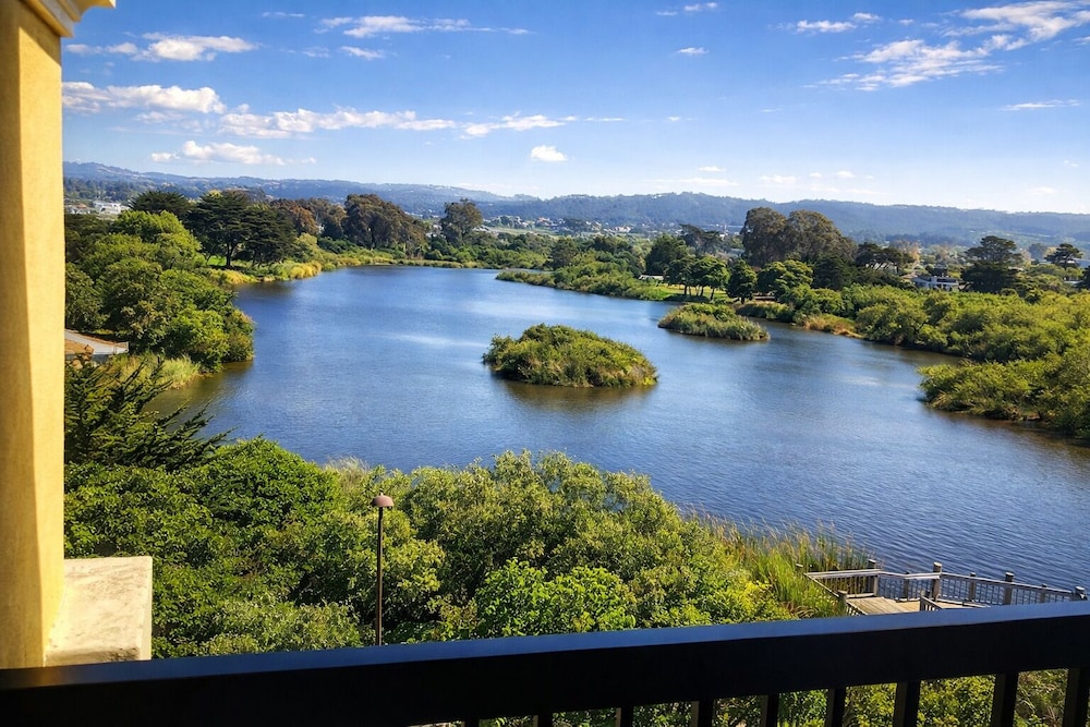 holiday inn express at monterey bay by ihg