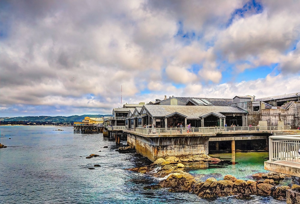holiday inn express at monterey bay by ihg