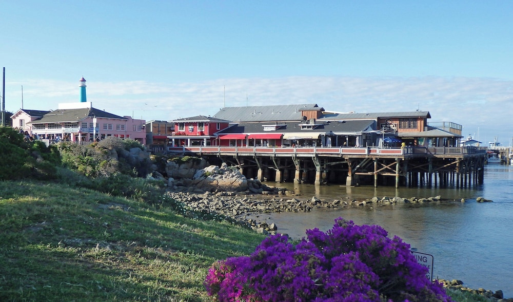 holiday inn express at monterey bay by ihg