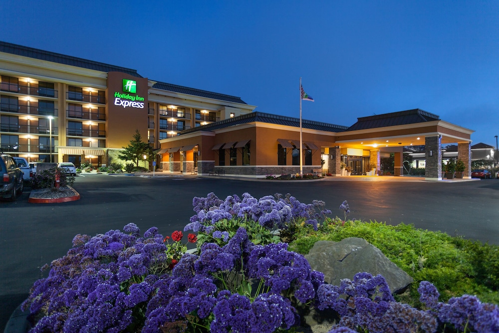 holiday inn express at monterey bay by ihg