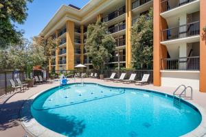 holiday inn express at monterey bay by ihg