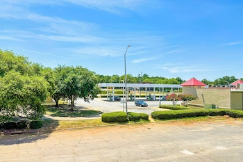 sunrise inn by oyo albany