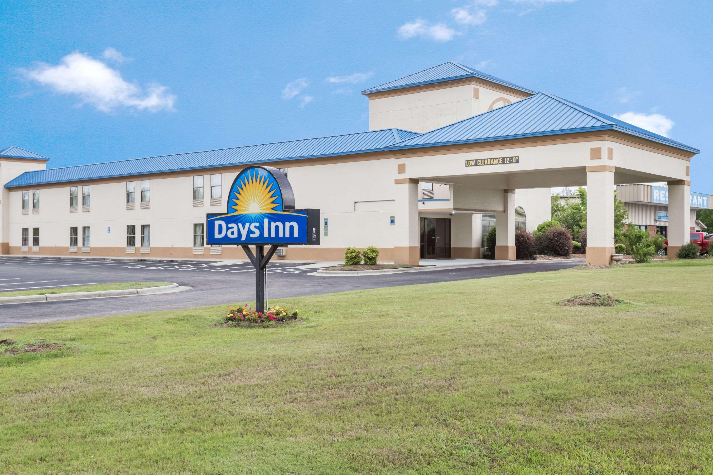 Days Inn By Wyndham Selma,Johnston County>>Goldsboro,3 star