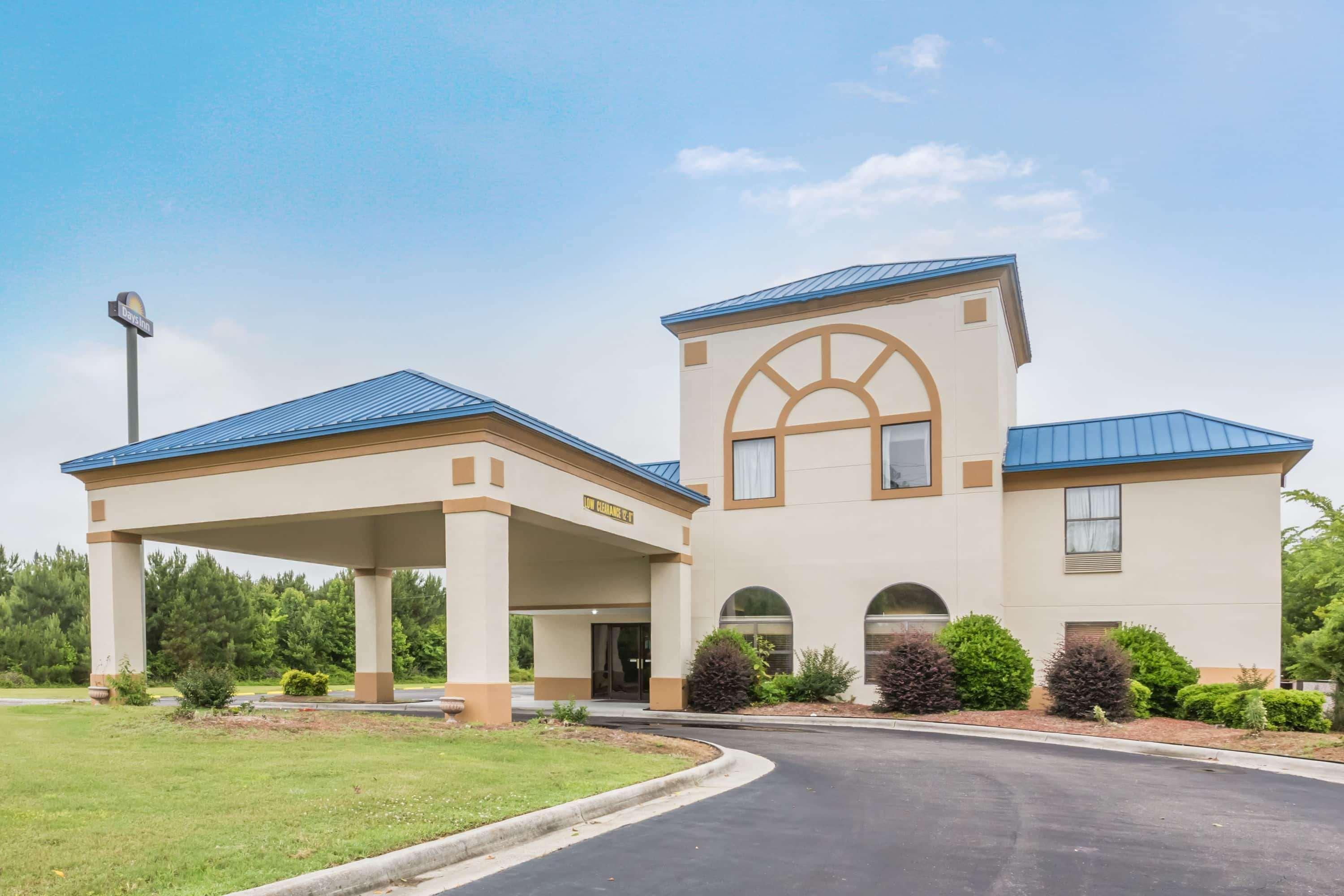 Days Inn By Wyndham Selma,Johnston County>>Goldsboro,3 star