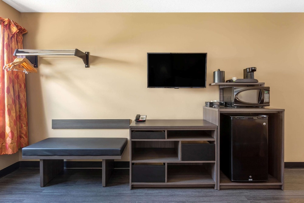 motel 6 litchfield il