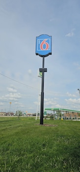 motel 6 litchfield il