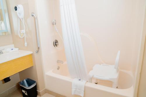 motel 6 litchfield il