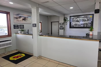 Super 8 Yankton,,0 star