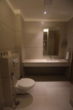 surestay by best western lucknow