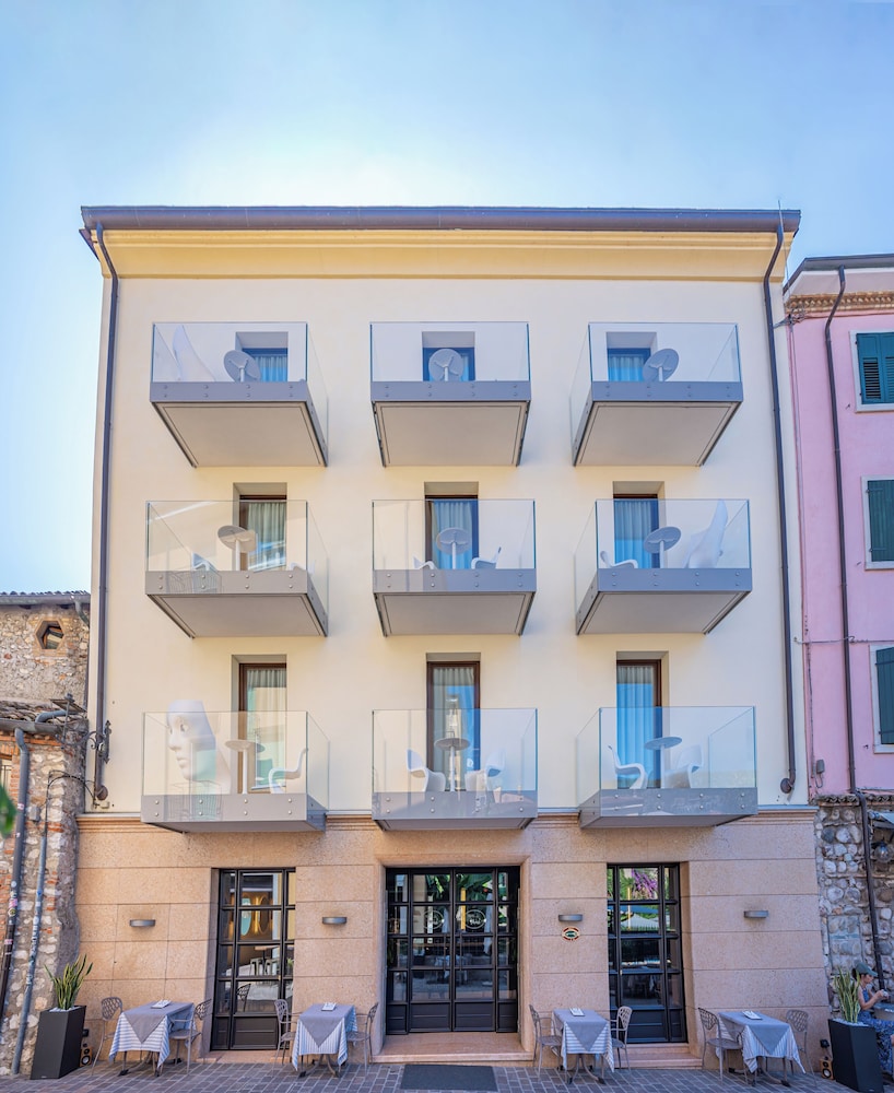 hotel miro