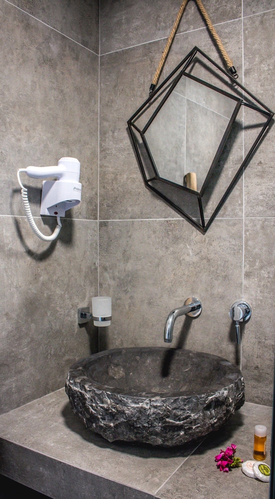 malibu boutique studios