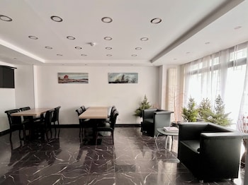 luxor bastille hotel