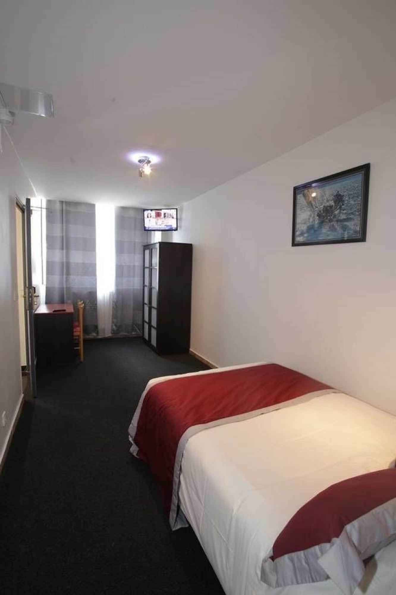 luxor bastille hotel