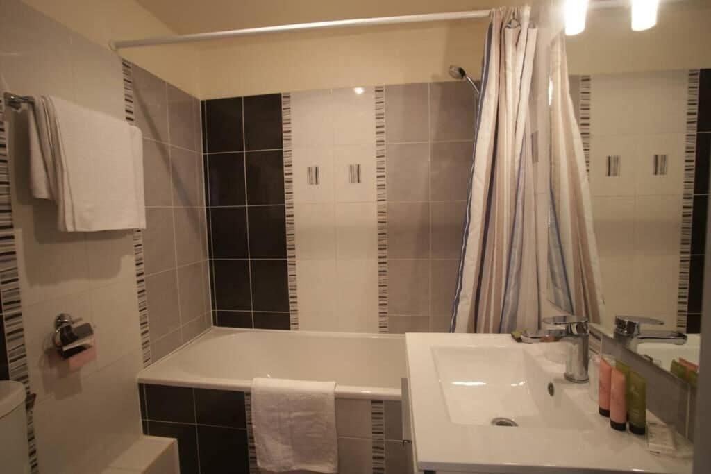 luxor bastille hotel