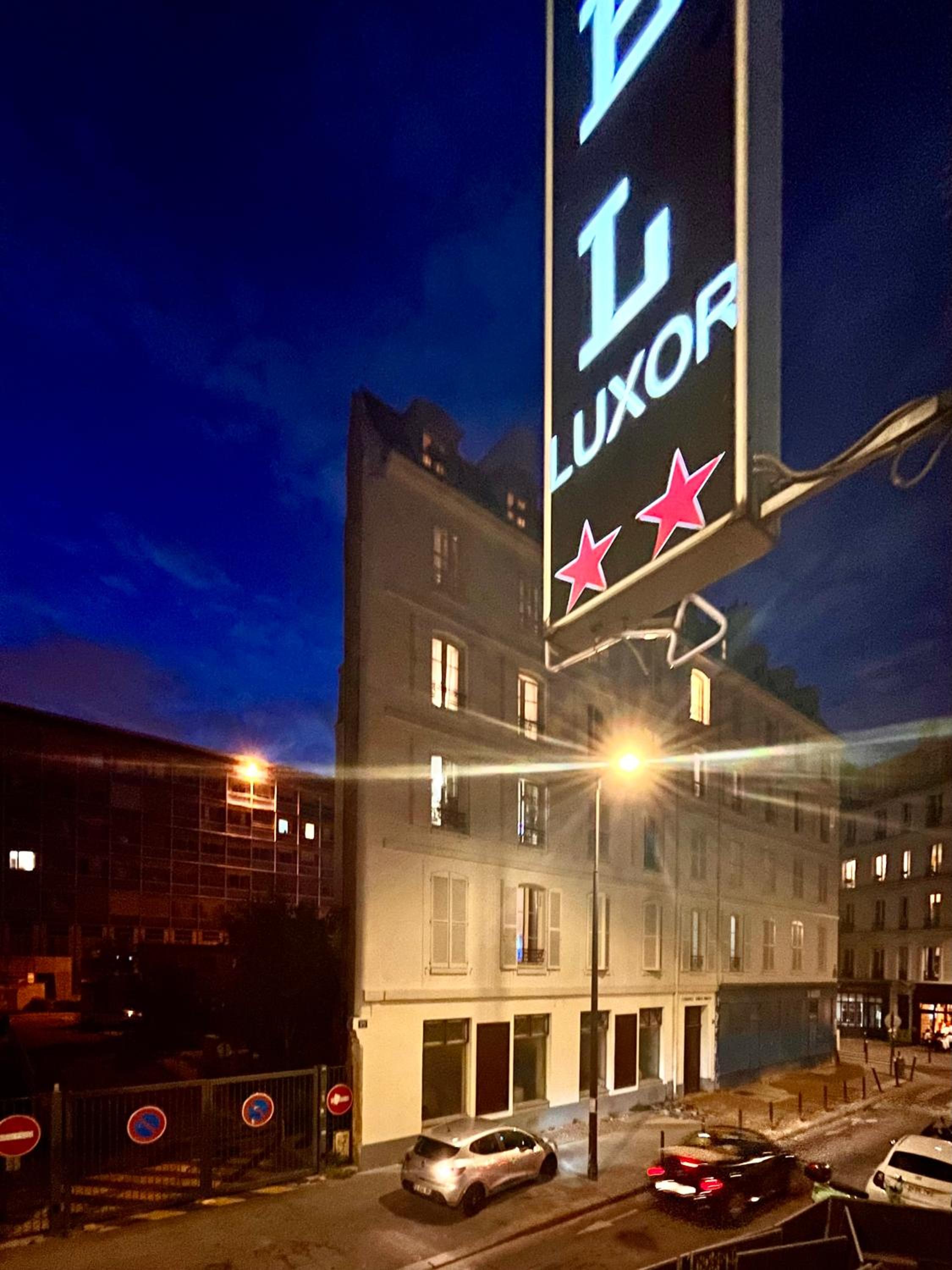 luxor bastille hotel