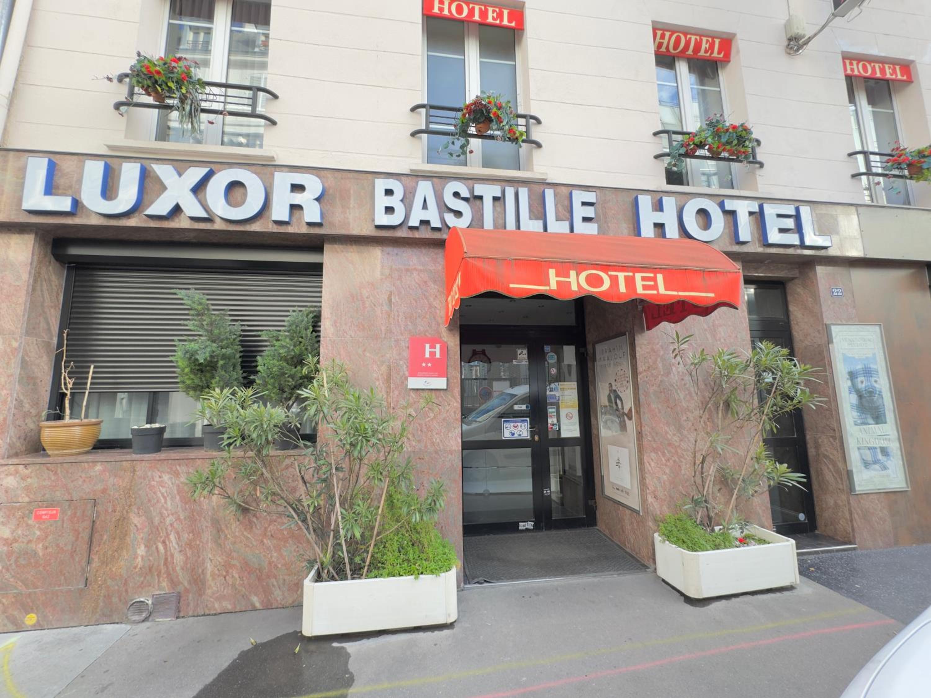 luxor bastille hotel