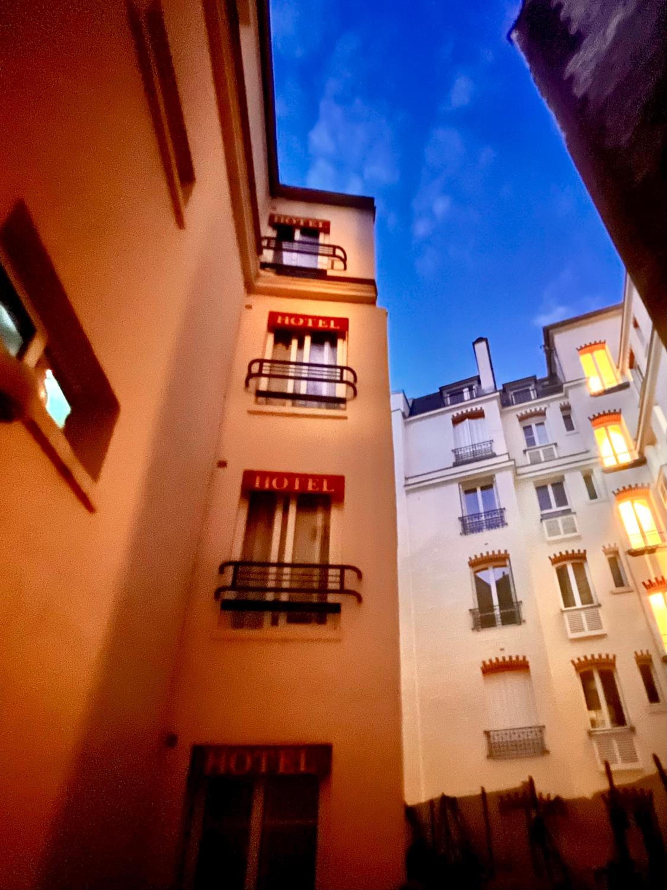 luxor bastille hotel