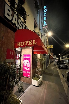 luxor bastille hotel