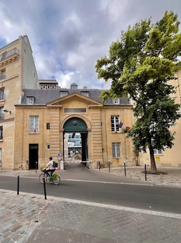 luxor bastille hotel