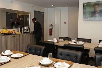 luxor bastille hotel