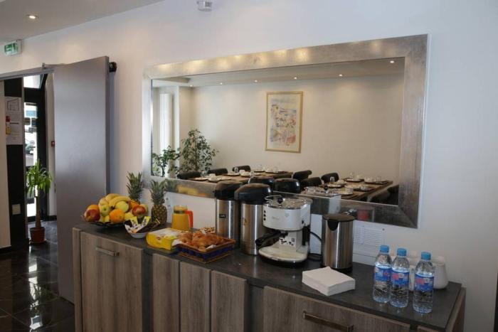 luxor bastille hotel