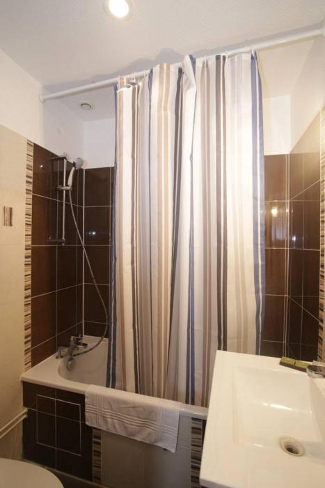 luxor bastille hotel