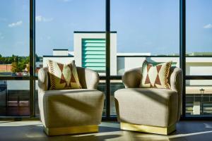lively hotel on oak oklahoma city tapestry by hilton
