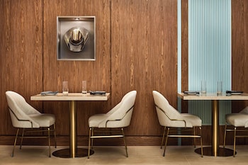 lively hotel on oak oklahoma city tapestry by hilton