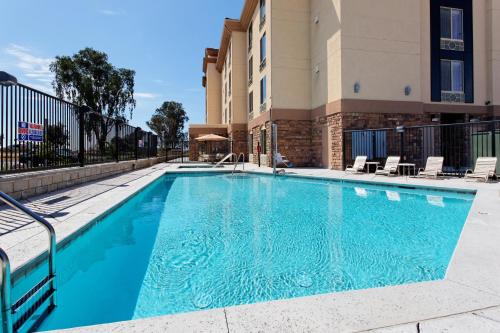 holiday inn express hotel and suites fresno northwest herndon by ihg