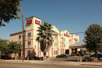 Ramada By Wyndham Fresno Northwest,Near Forestiere Underground Gardens,3 star