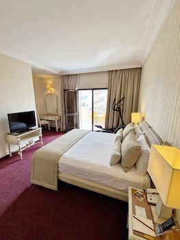 hotel belvedere fourati