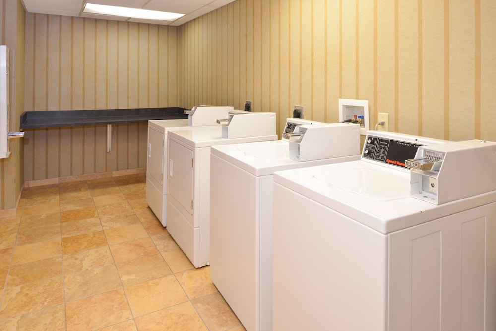 hampton inn and suites salisbury fruitland