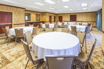 hampton inn and suites salisbury fruitland