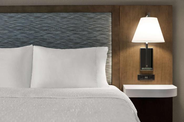hampton inn and suites salisbury fruitland